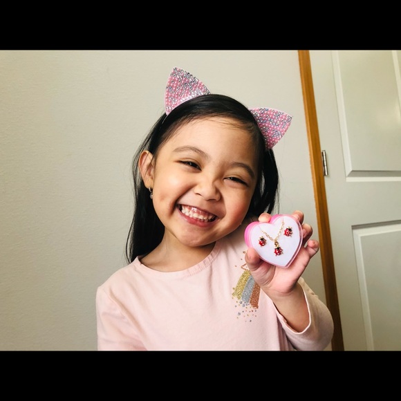 Precious Lady Bug Jewelry Set - Picture 5 of 5